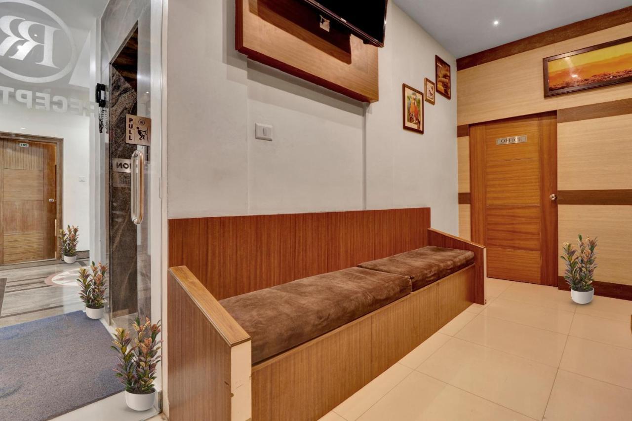 Oyo Townhouse 1070 Ramis Plaza Ξενοδοχείο Tullipurmbu Εξωτερικό φωτογραφία