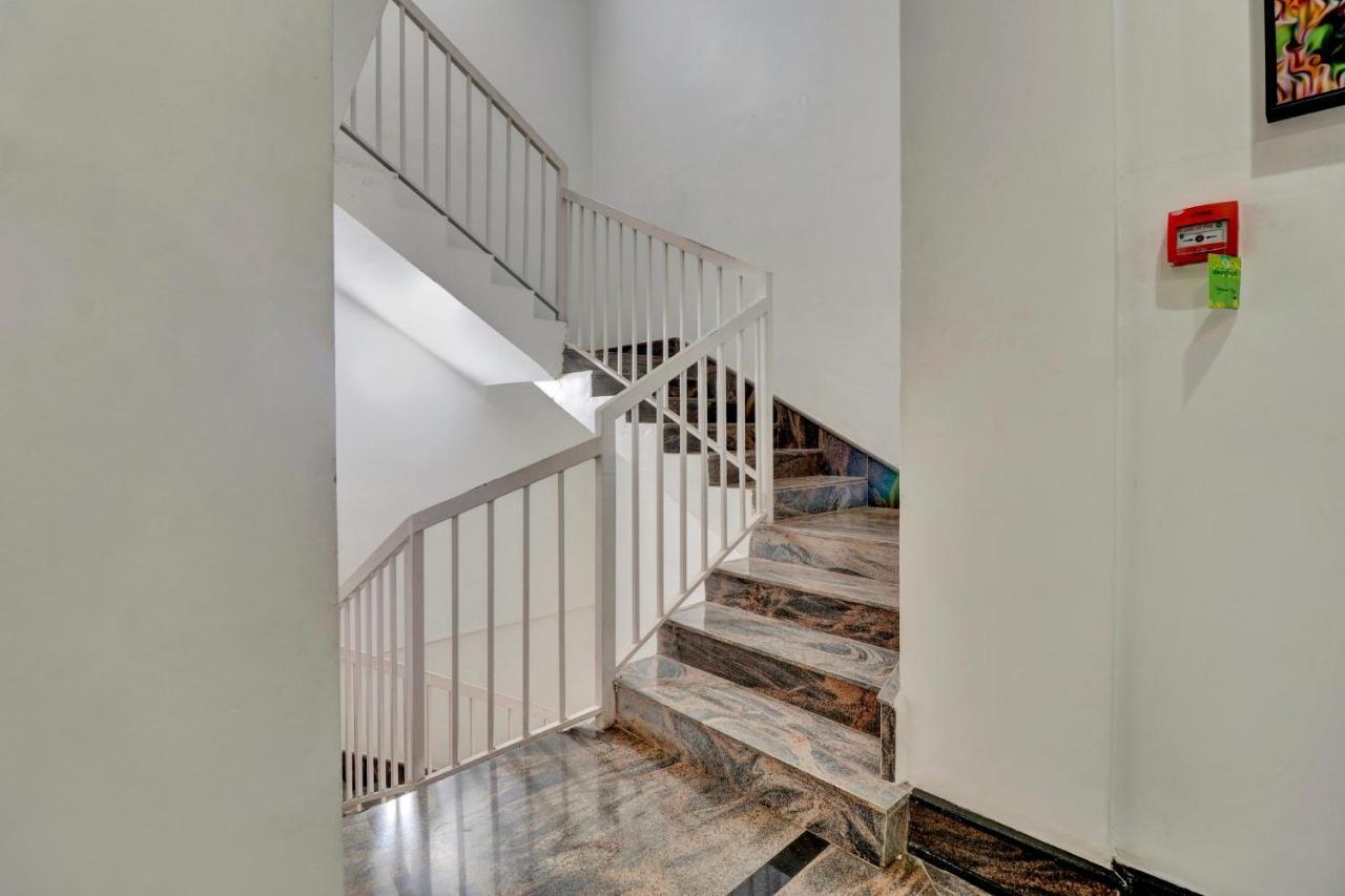 Oyo Townhouse 1070 Ramis Plaza Ξενοδοχείο Tullipurmbu Εξωτερικό φωτογραφία